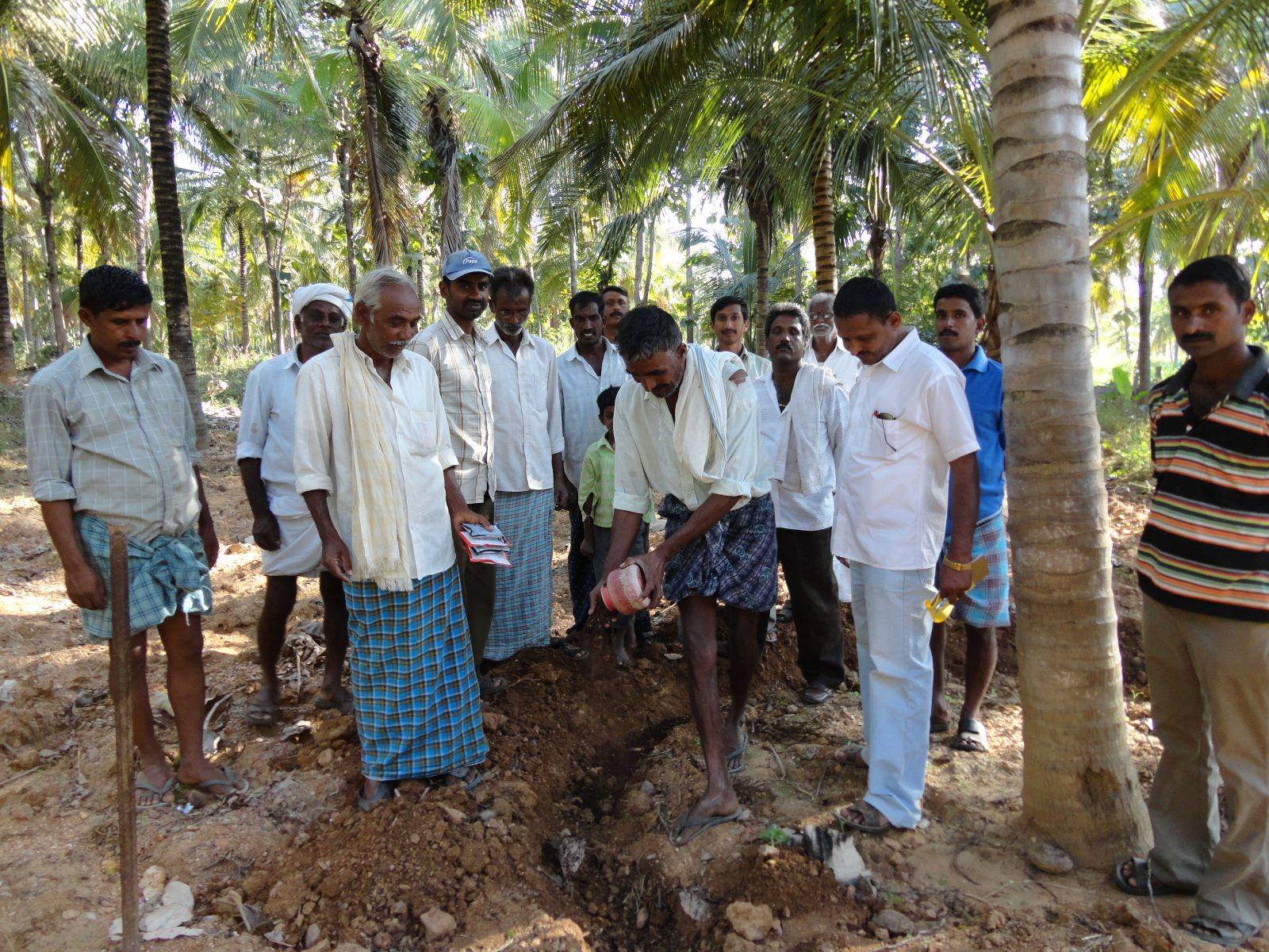 Demonstration of manure application